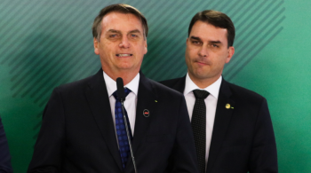 Gravação ainda mostra ex-presidente falar sobre procurar chefe do Serpro para ter acesso às informações dos auditores que apuravam denúncias de “rachadinha” contra Flávio Bolsonaro 