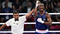 Paris 2024: Keno Marley vence britânico e vai às quartas de final do boxe