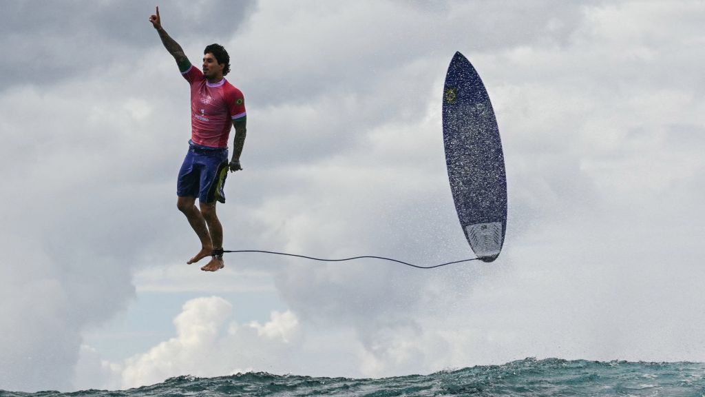 Gabriel Medina garantiu classificação às quartas de final do surfe na Olimpíada de Paris