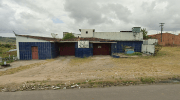 Segundo a PM, dois homens invadiram o estabelecimento dizendo ser policiais federais e renderam funcionários