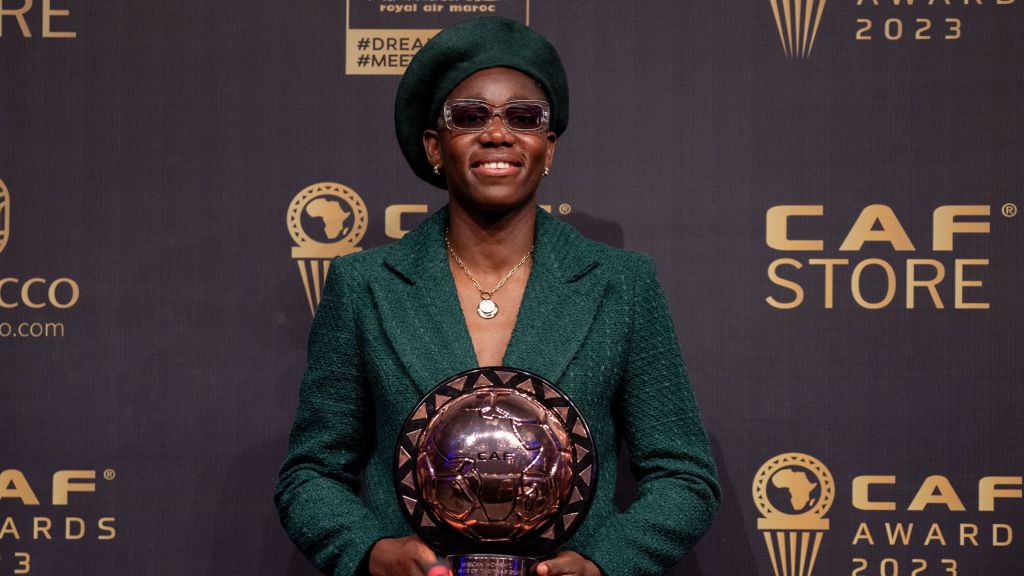 Oshoala com prêmio de "Melhor jogadora da África"