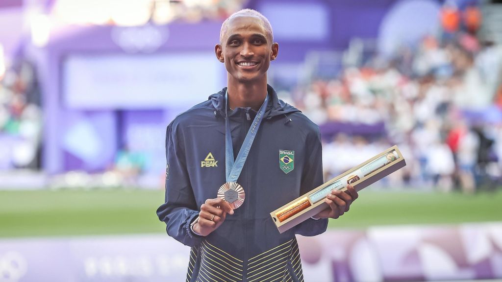 Alison dos Santos, o Piu, com o bronze dos 400m com barreiras