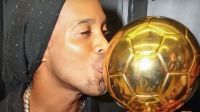 Ronaldinho Gaúcho posta foto e relembra título por time brasileiro