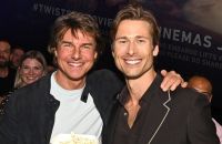 Tom Cruise prestigia Glen Powell e vai à pré-estreia de "Twisters" em Londres