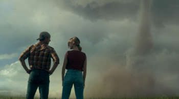 Fenômeno natural guia a trama do novo filme de Glen Powell e Daisy Edgar-Jones