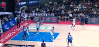 Veja a primeira cesta de 4 pontos no basquete em jogo oficial nas Filipinas