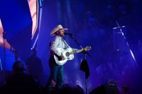 Barretos: Cody Johnson faz estreia no Brasil na presença de Fernando & Sorocaba