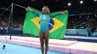 Rebeca Andrade é reverenciada por esportistas do Brasil após o ouro