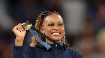 Ginasta brasileira se torna único brasileiro com seis medalhas, uma à frente da dupla de vela