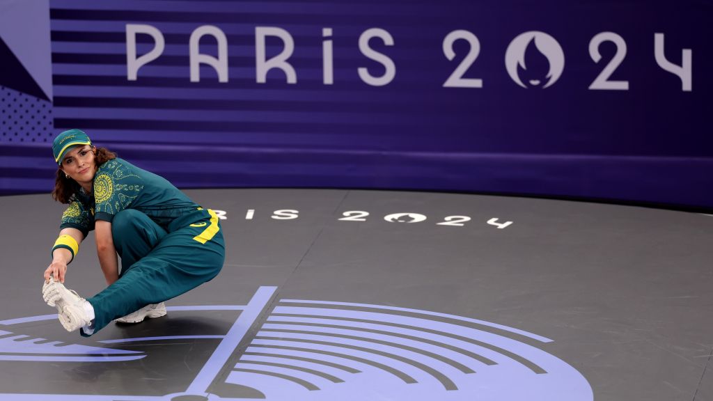 B-Girl Raygun, da Austrália, em ação durante a Olimpíada de Paris 2024