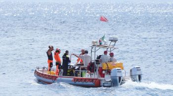 Equipes de resgate retiraram último corpo que estava preso nos destroços de iate que naufragou na segunda-feira