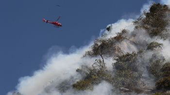 Há registro de três vítimas até o momento, de acordo com o Corpo de Bombeiros