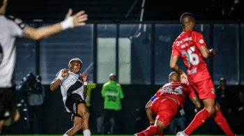 Equipes se enfrentaram na segunda (26), também em São Januário, mas pelo Brasileiro, e duelo ficou marcado por polêmicas dentro e fora de campo