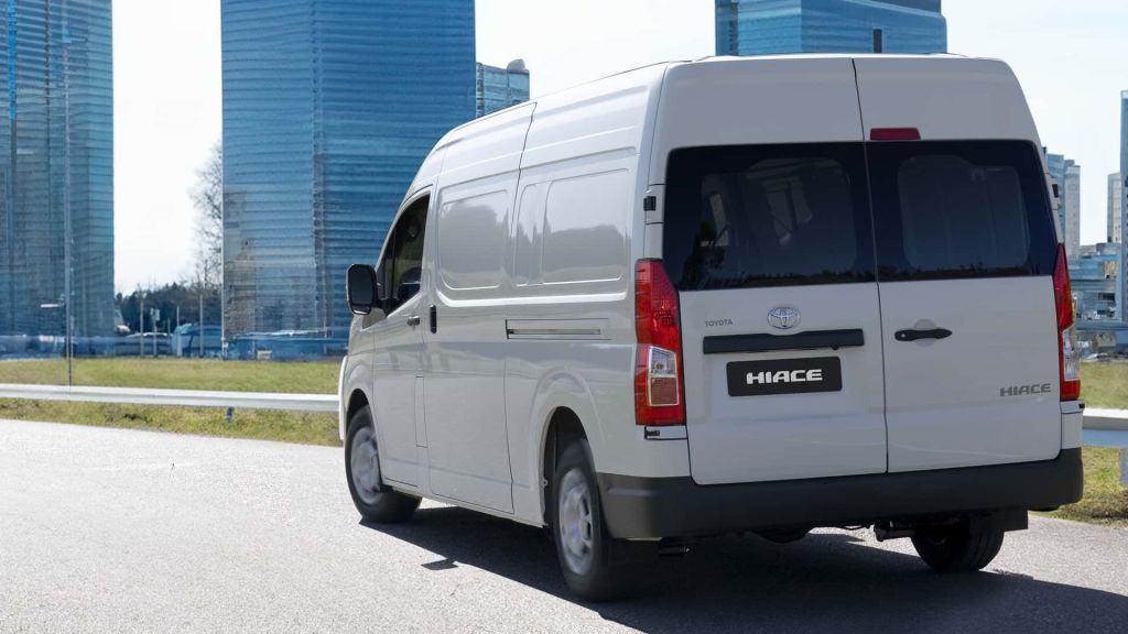 Toyota Hiace: utilitário produzido na Argentina é rival de Ducato e Master