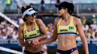 Carol/Bárbara x Mariafe/Clancy: horário e onde assistir ao vôlei de praia em Paris 2024