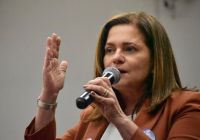 Quem é Lúcia França, escolhida para ser vice de Tabata Amaral na disputa pela Prefeitura de SP