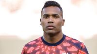 Com dirigentes na Europa, Flamengo chega a acordo com Alex Sandro