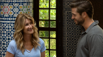 Atores estrelam o novo romance da Netflix, intitulado "Amores Solitários", que estreou semana passada