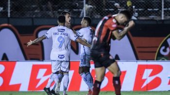 Em jogo com gol de bicicleta de Alerrandro, Cruzeiro conseguiu empatar após estar atrás por 2 a 0