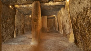 Dolmen de Menga tem rochas maiores do que os megalitos do conhecido ponto turístico Stonehenge