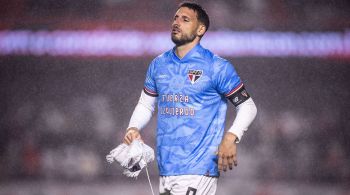 Zagueiro do Nacional está internado após sofrer arritmia em jogo contra o São Paulo