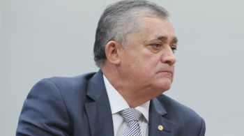 José Guimarães (PT-CE) afirma que líderes partidários avaliam solução para solucionar discussão sobre "emendas Pix", questionadas pelo STF