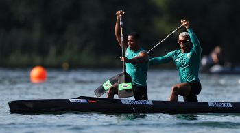 Ao lado de Jacky Goldman, Isaquias ficou sem medalha na prova do C2 nesta quinta-feira (6)