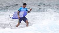 Mar melhora, e Gabriel Medina ganha medalha de bronze após vencer peruano