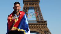 Novak Djokovic comemora ouro em Paris: "Ser campeão olímpico é o ápice"