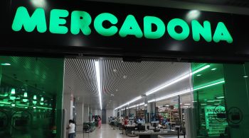 Esquema complexo envolve preencher seu carrinho de compras com as coisas corretas e ir a um determinado corredor do supermercado