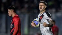 Pelo Brasileiro, Vasco vira contra o Athletico-PR em prévia da Copa do Brasil