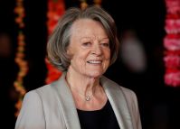 Maggie Smith recebe homenagens de famosos nas redes: "Força brilhante"