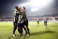 Botafogo vence o São Paulo nos pênaltis e avança às semifinais da Libertadores