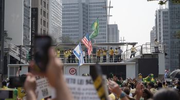 Manifestação organizada na Av. Paulista teve ainda “trio elétrico paralelo” e romaria de candidatos