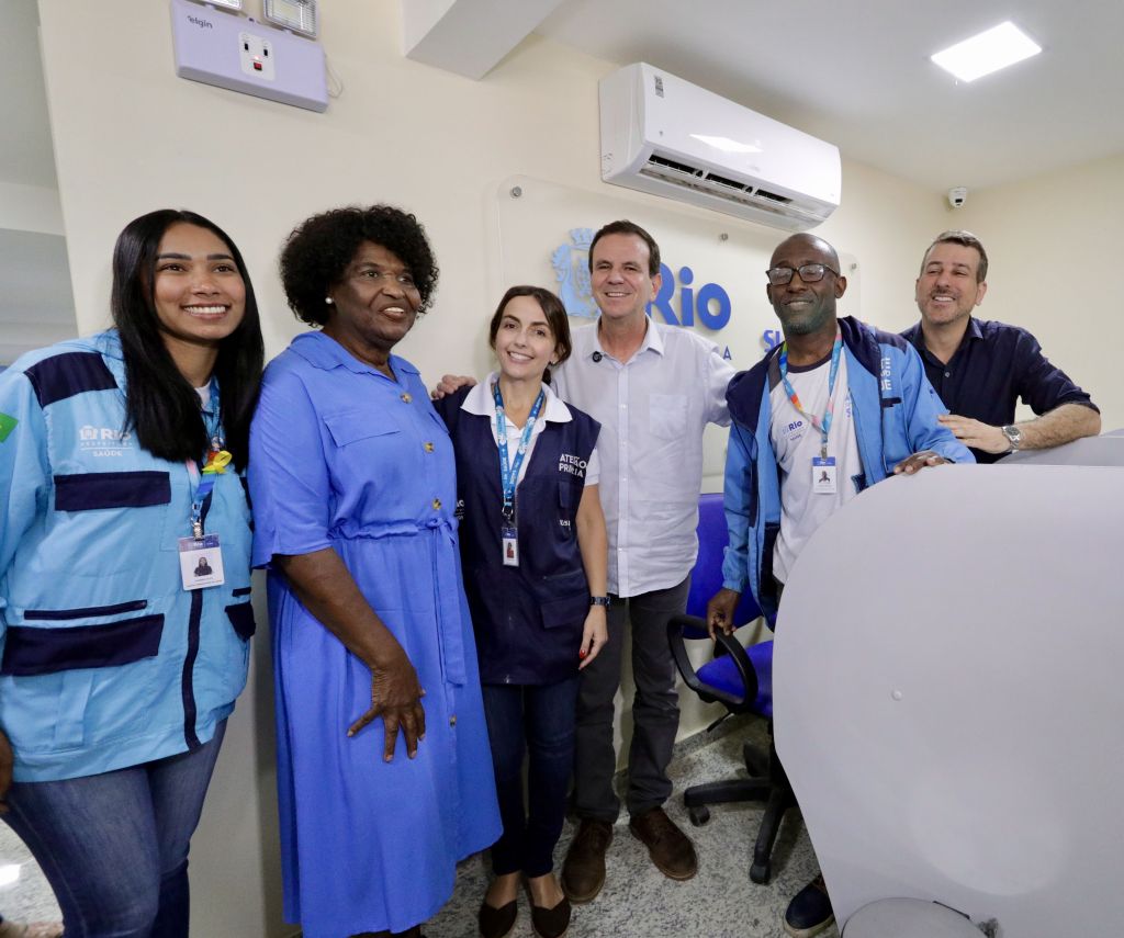 Eduardo Paes em campanha pela cidade do Rio de Janeiro.