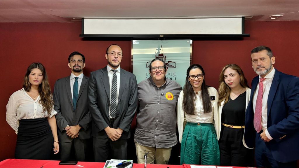 Tarcísio Motta em debate realizado na Faculdade Cândido Mendes.