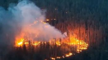 Arma carrega uma mistura incandescente de pó de alumínio e óxido de ferro, chamada termite, e queima a temperaturas de até 2.200 °C