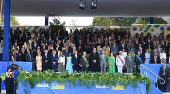 Políticos e ministros do STF marcaram presença no desfile cívico-militar na Esplanada dos Ministérios na manhã deste sábado