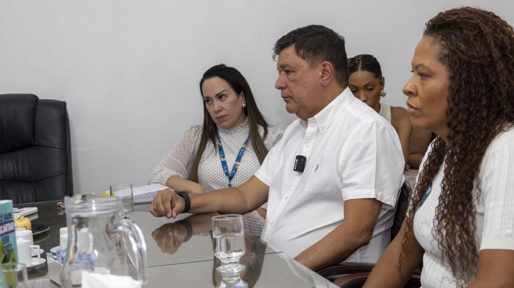 Carlos Viana visita o Hospital Evangélico de Belo Horizonte