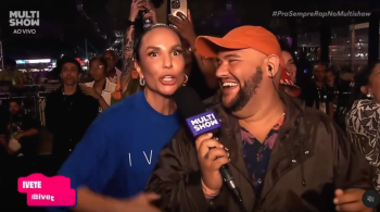 Cantora foi entrevistada enquanto assistia aos shows deste sábado (21) do festival