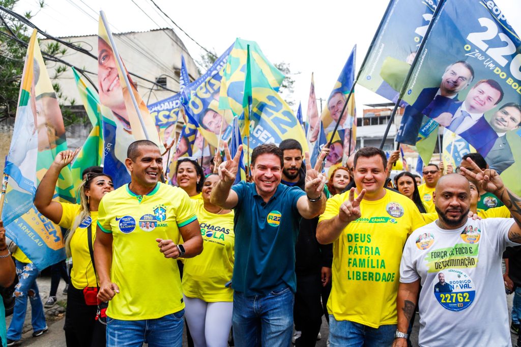 Alexandre Ramagem em campanha pelo Rio de Janeiro.