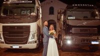 Saiba quem é a "Pakita Caminhoneira", que casou chegando em uma Betoneira Truck