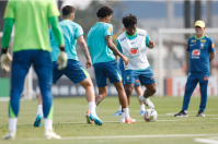 Brasil treina em preparação para jogo contra o Paraguai