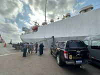 PF apreende 39 kg de cocaína em navio usado para transporte de bois