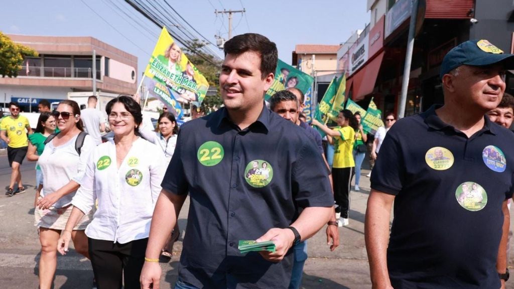 Em Belo Horizonte, o candidata à prefeitura Bruno Engler (PL) caminhou pelo bairro Venda Nova em 20 de setembro, sexta-feira