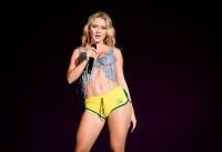 Após Rock in Rio, Zara Larsson posta vídeo de melhores momentos no Brasil