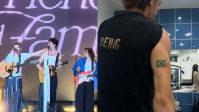 Após Rock in Rio, amigo de Shawn Mendes tatua bandeira do Brasil: "Parte de mim"