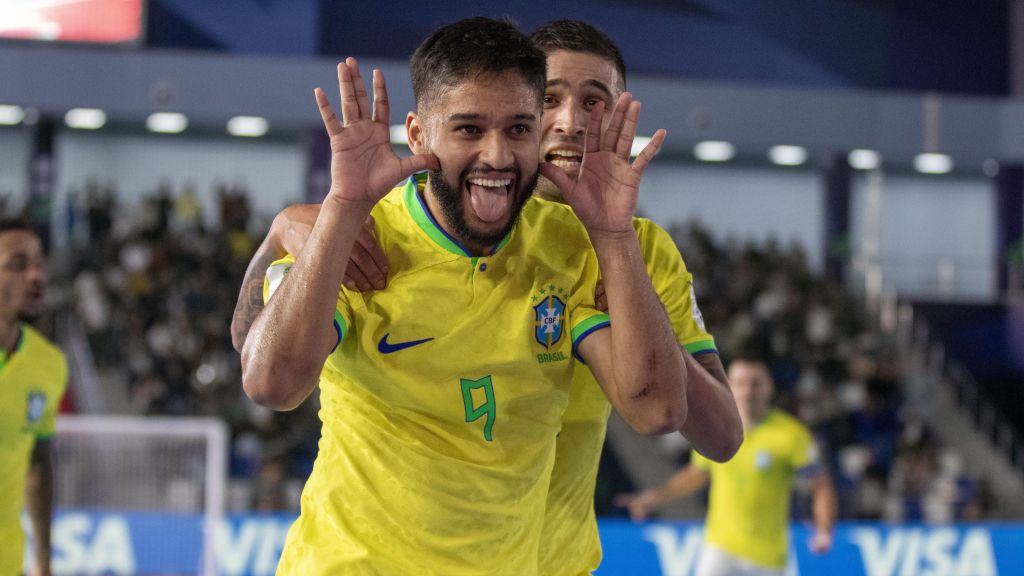 Leandro Lino comemora gol na Copa do Mundo de Futsal