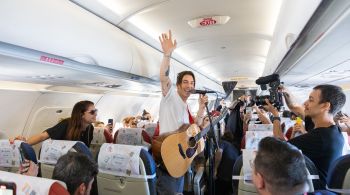 Apresentação nas alturas aconteceu a bordo do voo saindo de São Paulo na última terça-feira (3)