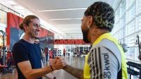 Filipe Luís inicia trabalho como técnico do Flamengo e reencontra companheiros